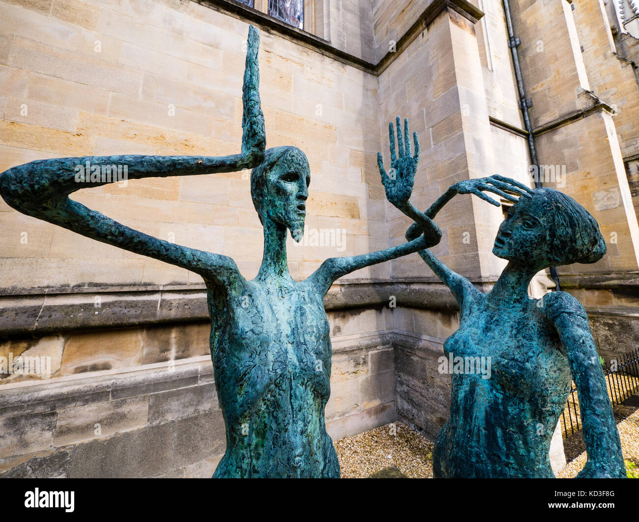 Sculpture du Christ avec Marie Madeleine, les aumôniers quad, Magdalen College, Université d'Oxford, Oxford, Oxfordshire, Angleterre Banque D'Images Sculpture du Christ avec Marie Madeleine, les aumôniers quad, Magdalen College, Université d'Oxford, Oxford, Oxfordshire, Angleterre Banque D'Images