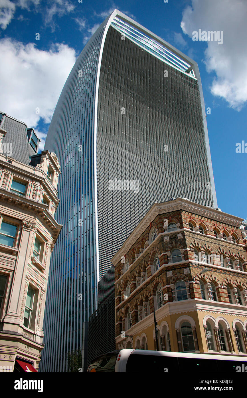 Hochhaus 20 fenchurch street, das auch 'talkie walkie' ou 'pint' genannte wird, Londres, Angleterre. Banque D'Images