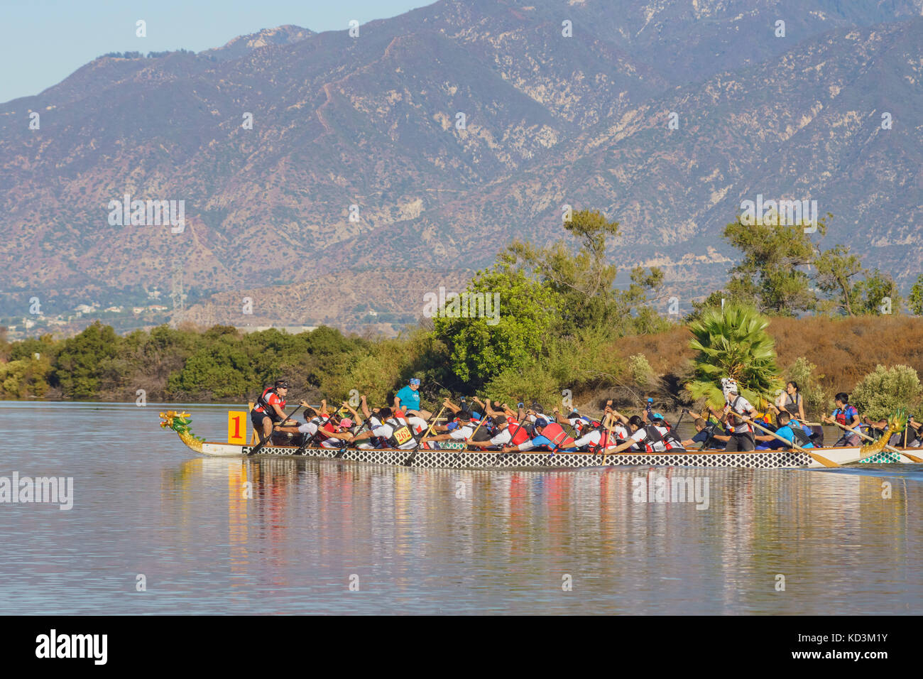 Le comté de Los Angeles, oct 7 : Dragon Boat Festival le Oct 7, 2017 at Santa Fe dam Recreation Area, Los Angeles County, Californie, États-Unis Banque D'Images