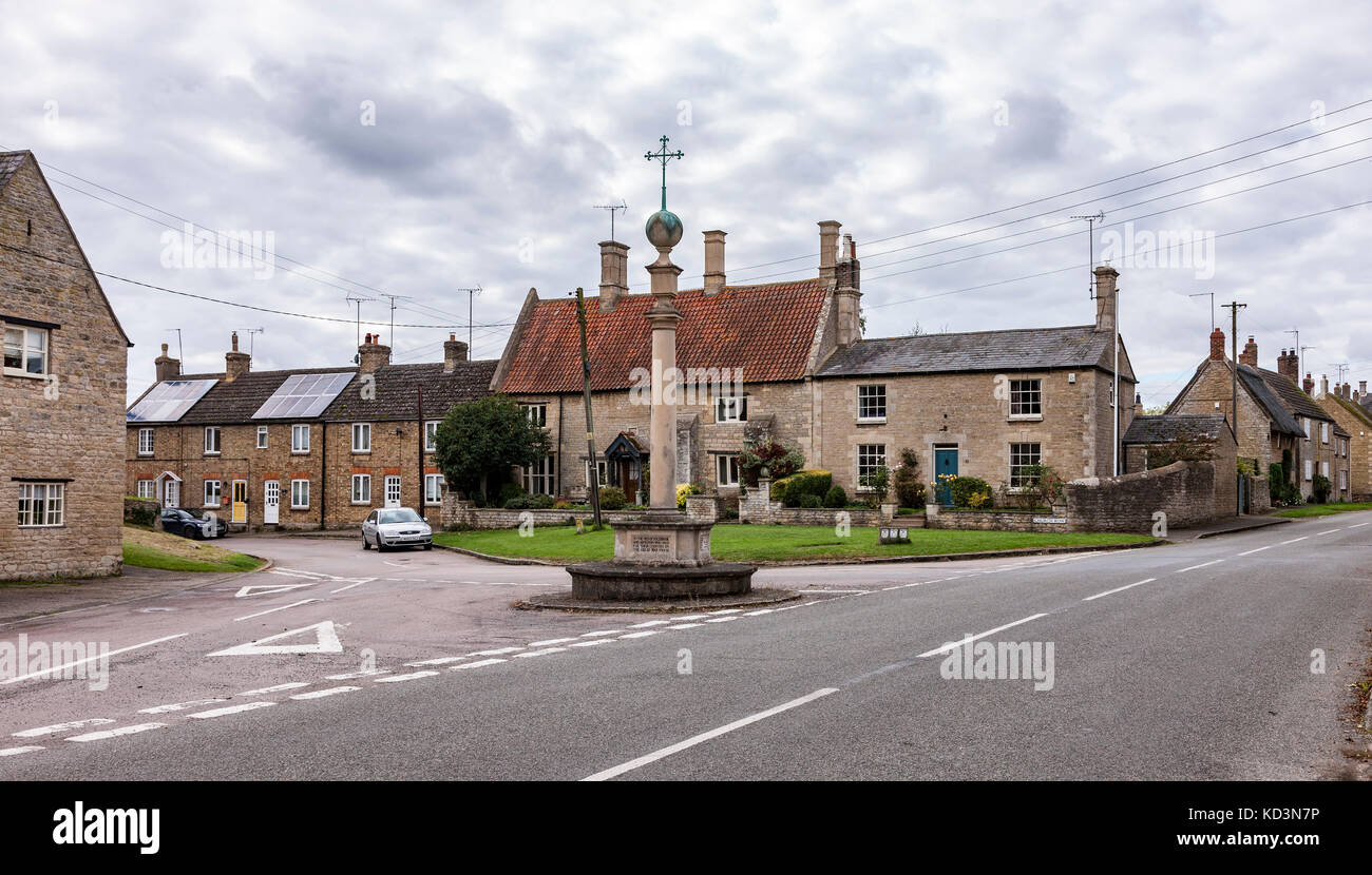 Un mémorial aux hommes de Polebrook Armston et qui sont morts pour leur pays dans la Grande Guerre 1914-1918. Polebrook est un village dans le Northamptonshire, Angleterre Banque D'Images