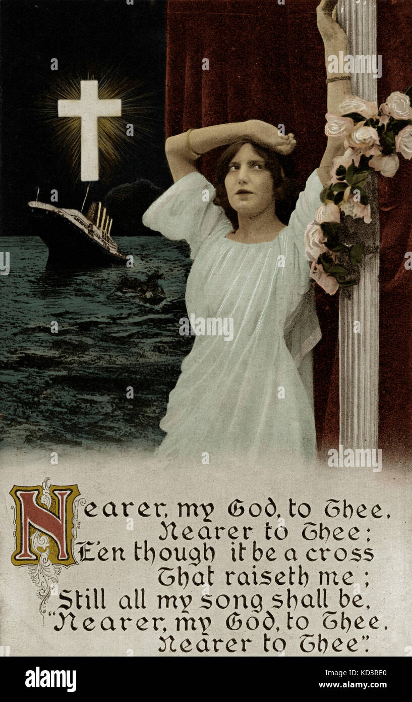 Lancement de RMS Titanic, 31/05/1911. Pleurer la carte postale après le désastre de Titantic avec l'hymne 'plus proche de mon Dieu à toi'. Le bateau à vapeur a coulé le 15 avril 1912 lors de son premier voyage de Southampton & Cherbourg à New York, après avoir frappé l'iceberg au large de la côte de New Foundland, avec la perte de 1 635 passagers et membres d'équipage. Banque D'Images