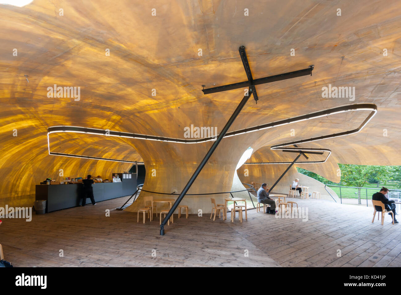 Smiljan Radic, Serpentine Galleries Pavilion 2014, fibre de verre et acier, Kensington Gardens, Londres, Royaume-Uni - vue intérieure Banque D'Images