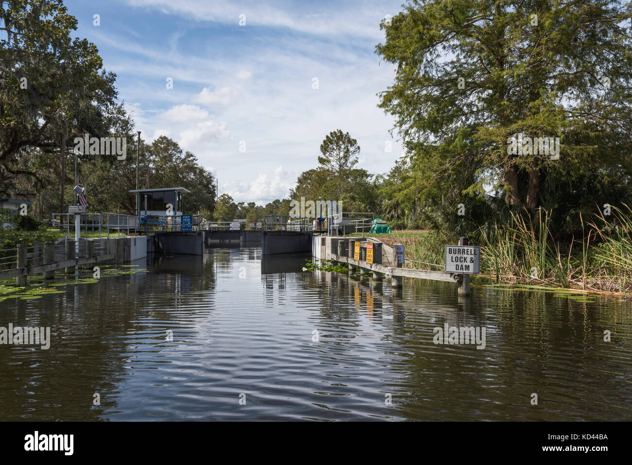 Burrell Lock & Lock Navigation barrage situé sur le ruisseau de Haines, Central Florida USA reliant le lac d'Eustis Lake Griffin. Banque D'Images