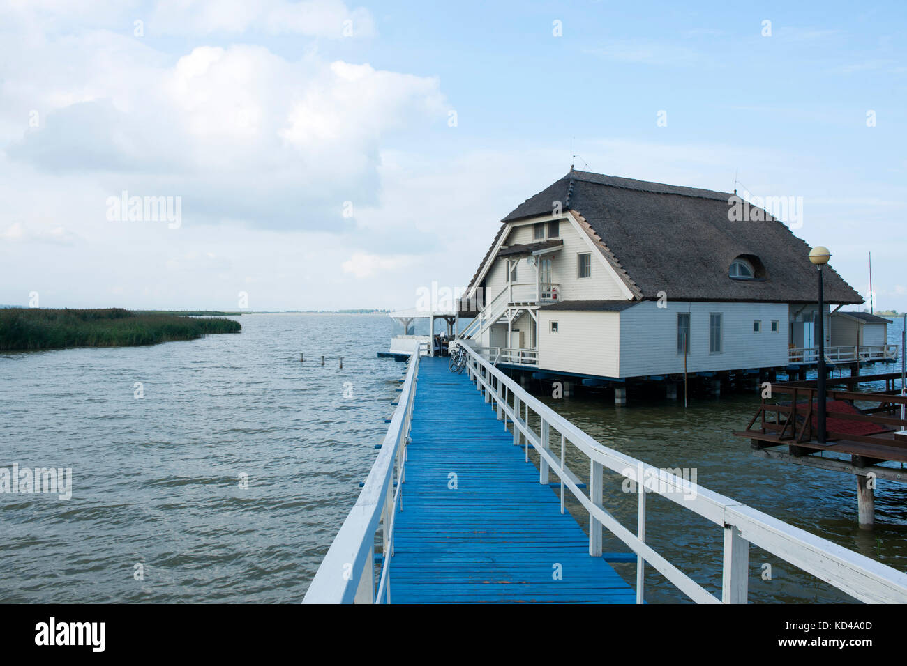 Ungarn, Westungarn Fertörakos Kroisbach), (am Neusiedler See, Restaurant Raspi am Ende der Mole Banque D'Images