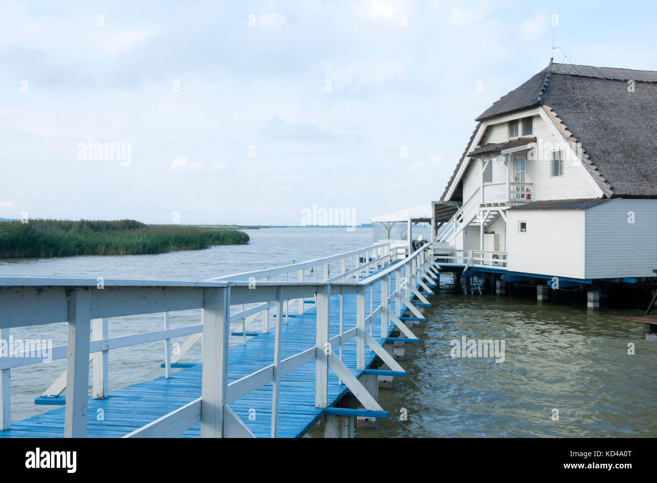 Ungarn, Westungarn Fertörakos Kroisbach), (am Neusiedler See, Restaurant Raspi am Ende der Mole Banque D'Images