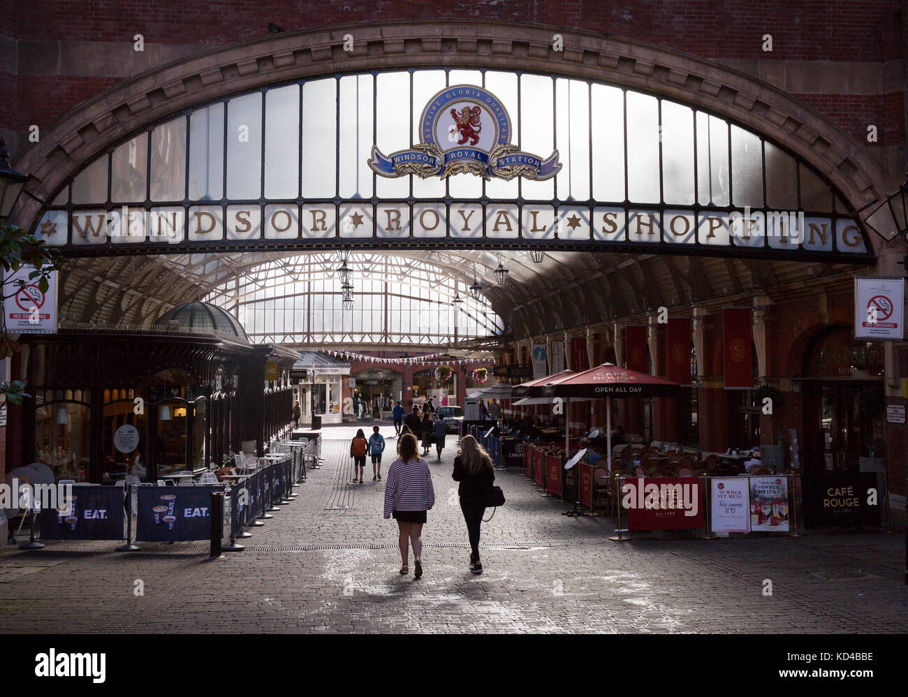 Windsor Berkshire - Windsor Royal Shopping arcade, dans l'ancienne gare de Windsor, Windsor, Berkshire Angleterre Royaume-Uni Banque D'Images