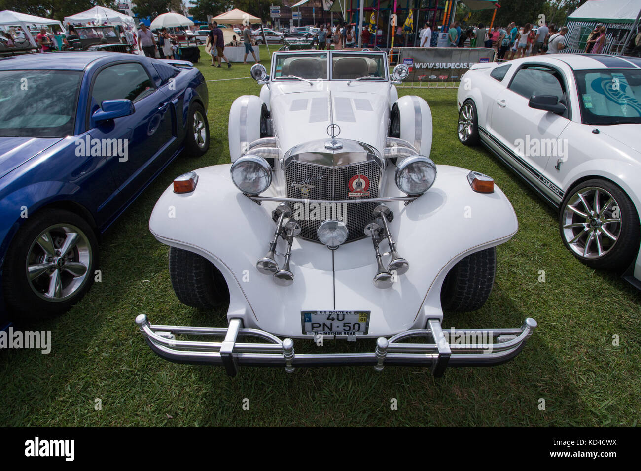FARO, PORTUGAL, 26 août 2017: 6º American Cars Show Algarve Event où plusieurs voitures anciennes sont exposées et un mélange d'activités liées à Americana Banque D'Images