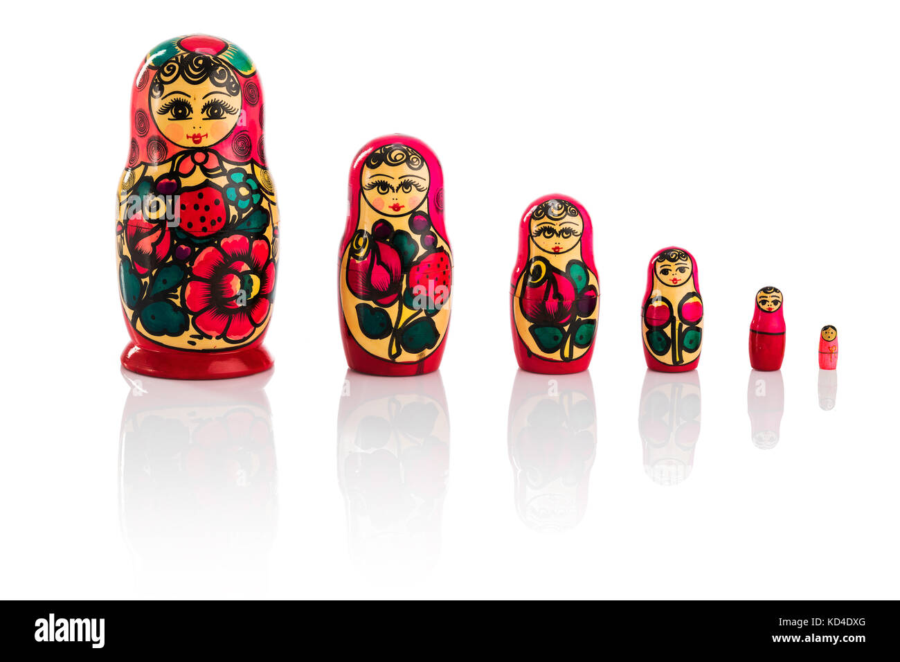 Ou babouchkas matrioshka dolls sur fond blanc Banque D'Images