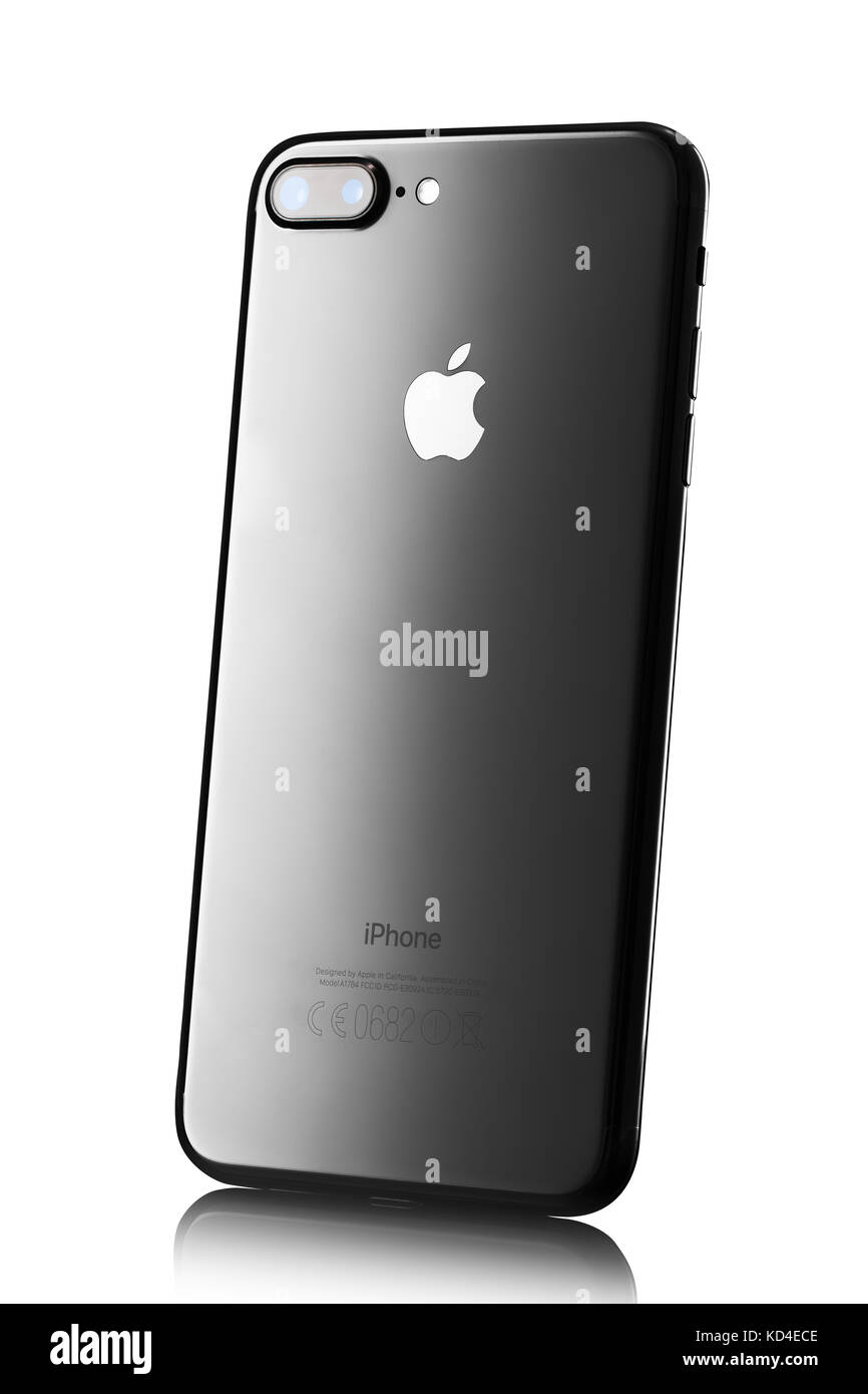 Varna, Bulgarie - décembre, 04, 2016: Studio tourné d'un iPhone 7 noir plus, avec double caméra 12 MP, quadricœur 2,23 GHz et 1080 x 1920 pixels Banque D'Images