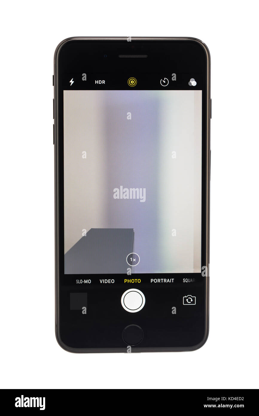 Varna, Bulgarie - décembre, 04, 2016: Studio tourné d'un iPhone 7 noir plus, avec double caméra 12 MP, quadricœur 2,23 GHz et 1080 x 1920 pixels Banque D'Images