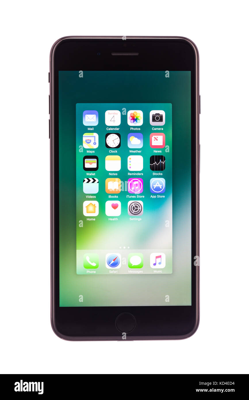 Varna, Bulgarie - décembre, 04, 2016: Studio tourné d'un iPhone 7 noir plus, avec double caméra 12 MP, quadricœur 2,23 GHz et 1080 x 1920 pixels Banque D'Images