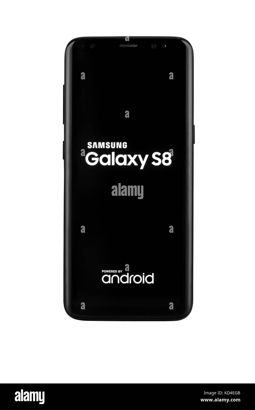 Varna, Bulgarie - Mai, 11, 2017: Studio tourné d'un smartphone noir Samsung Galaxy S8, avec 12 MP, f 1,7, 26mm caméra, quadricœur 2,3 GHz et 1440 x 296 Banque D'Images