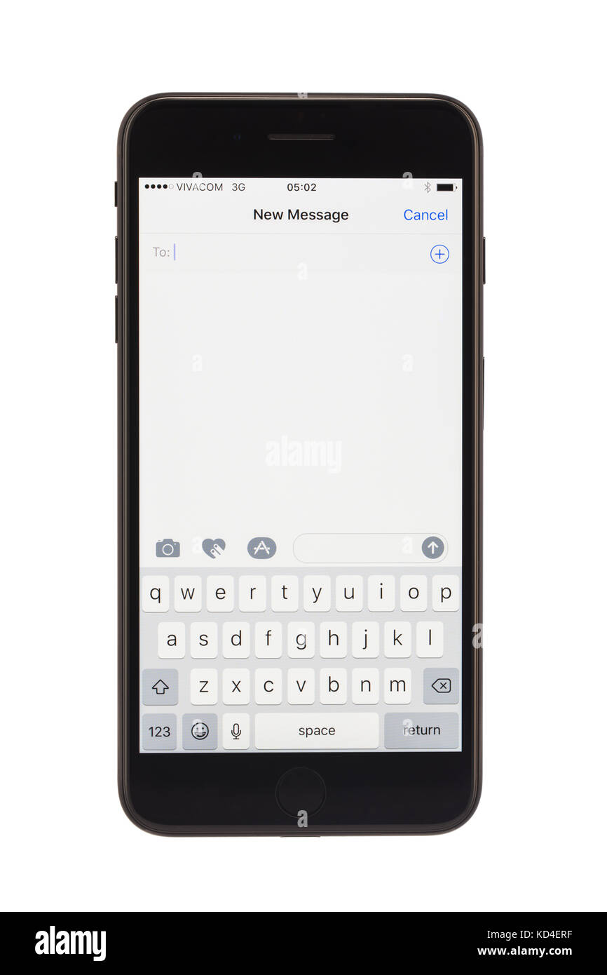 Varna, Bulgarie - décembre, 04, 2016: Studio tourné d'un iPhone 7 noir plus, avec double caméra 12 MP, quadricœur 2,23 GHz et 1080 x 1920 pixels Banque D'Images