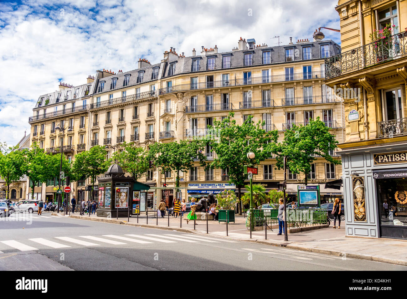Beaux appartements dans une rue de Paris. Banque D'Images