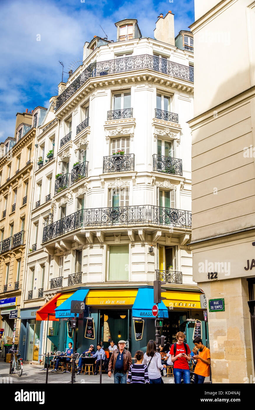 Beaux appartements dans une rue de Paris. Banque D'Images