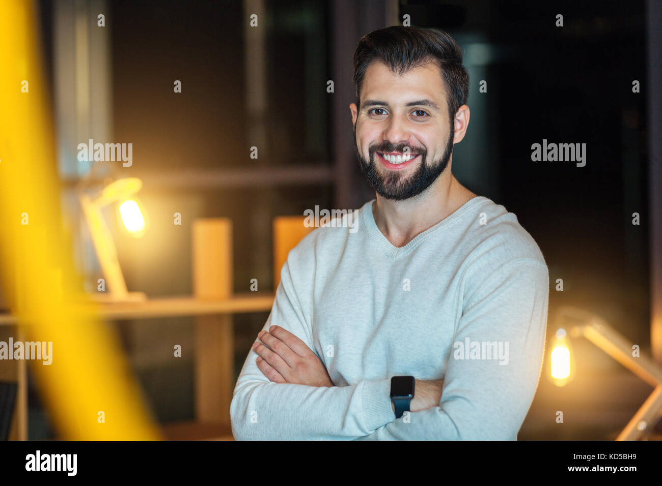 Portrait of smiling man qu'à l'avant Banque D'Images