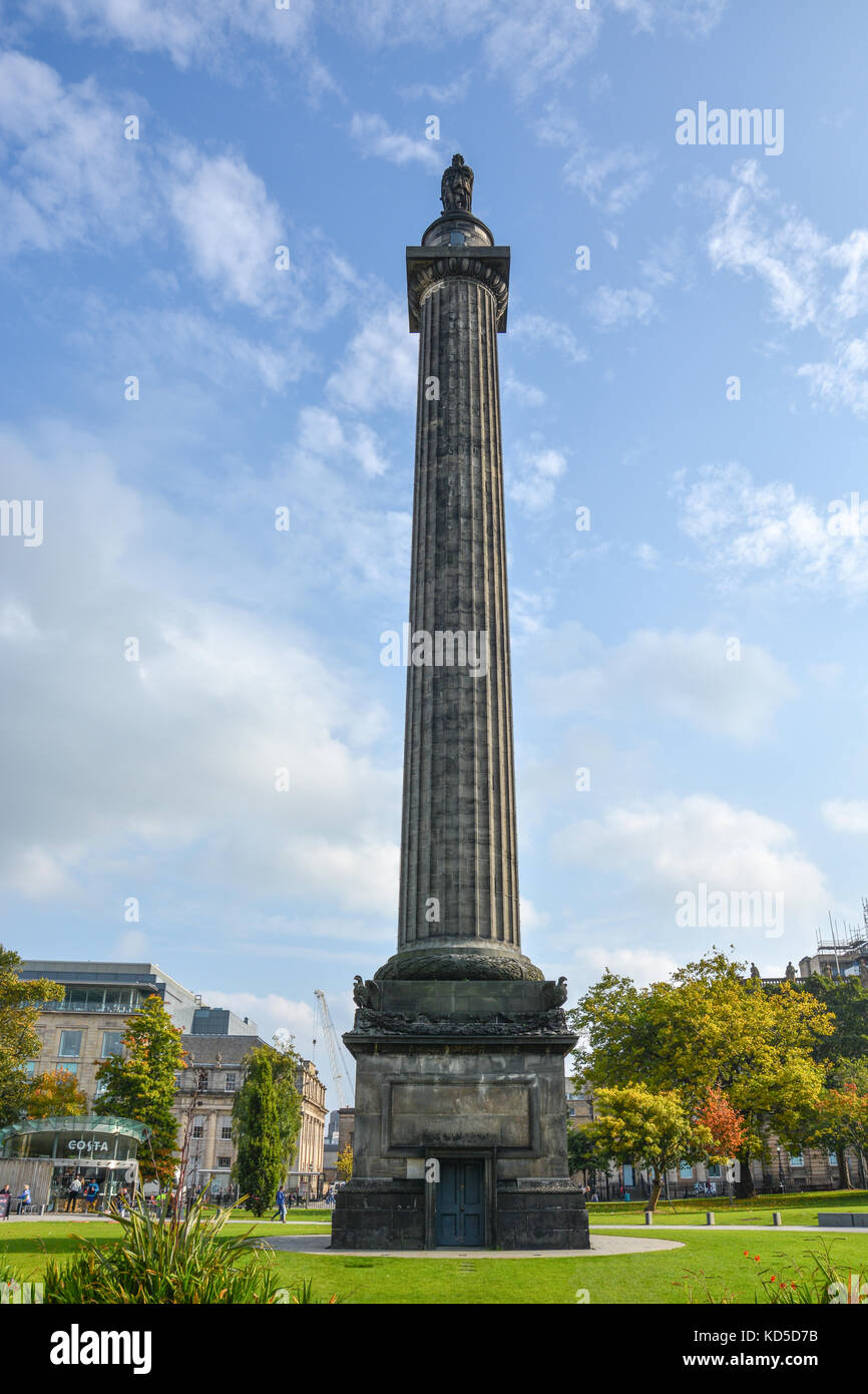 ÉDIMBOURG, ÉCOSSE - 27 septembre 2017 : Monument Melville à la place Saint-André à Édimbourg Banque D'Images