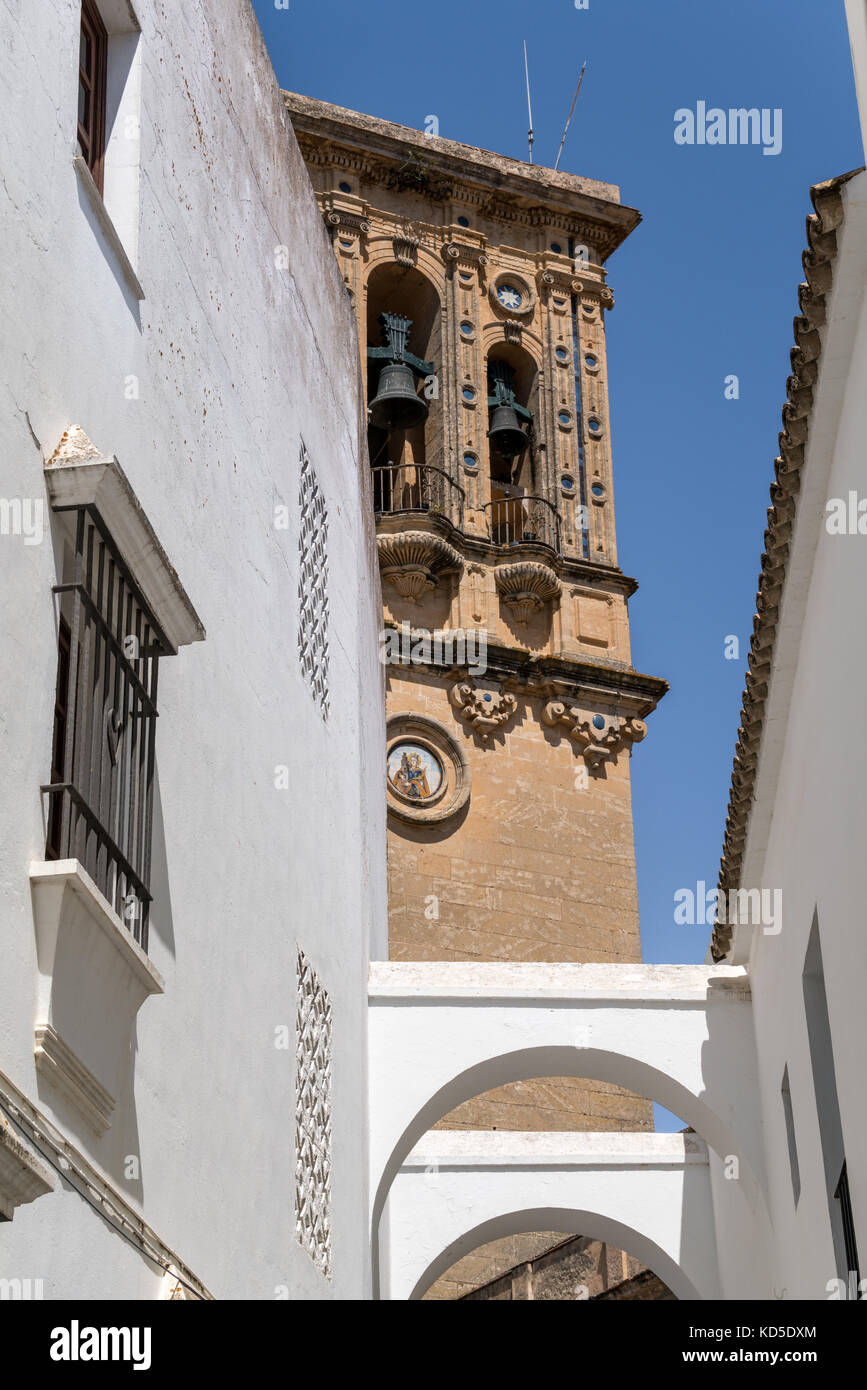 Basílica de Santa María de la Asunción à Arcos de la Frontera, l'un des petits villages blancs d'Andalousie, Espagne Banque D'Images