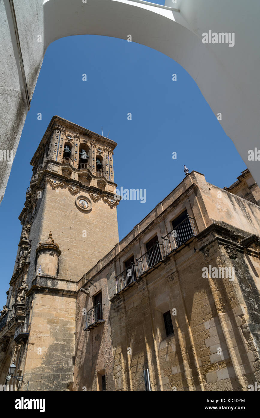 Basílica de Santa María de la Asunción à Arcos de la Frontera, l'un des petits villages blancs d'Andalousie, Espagne Banque D'Images