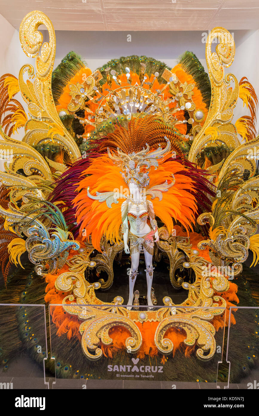Affichage des costumes de carnaval dans la Casa Del Carnaval, musée présentant l'histoire et de souvenirs du carnaval annuel de Santa Cruz de Tenerife, Banque D'Images