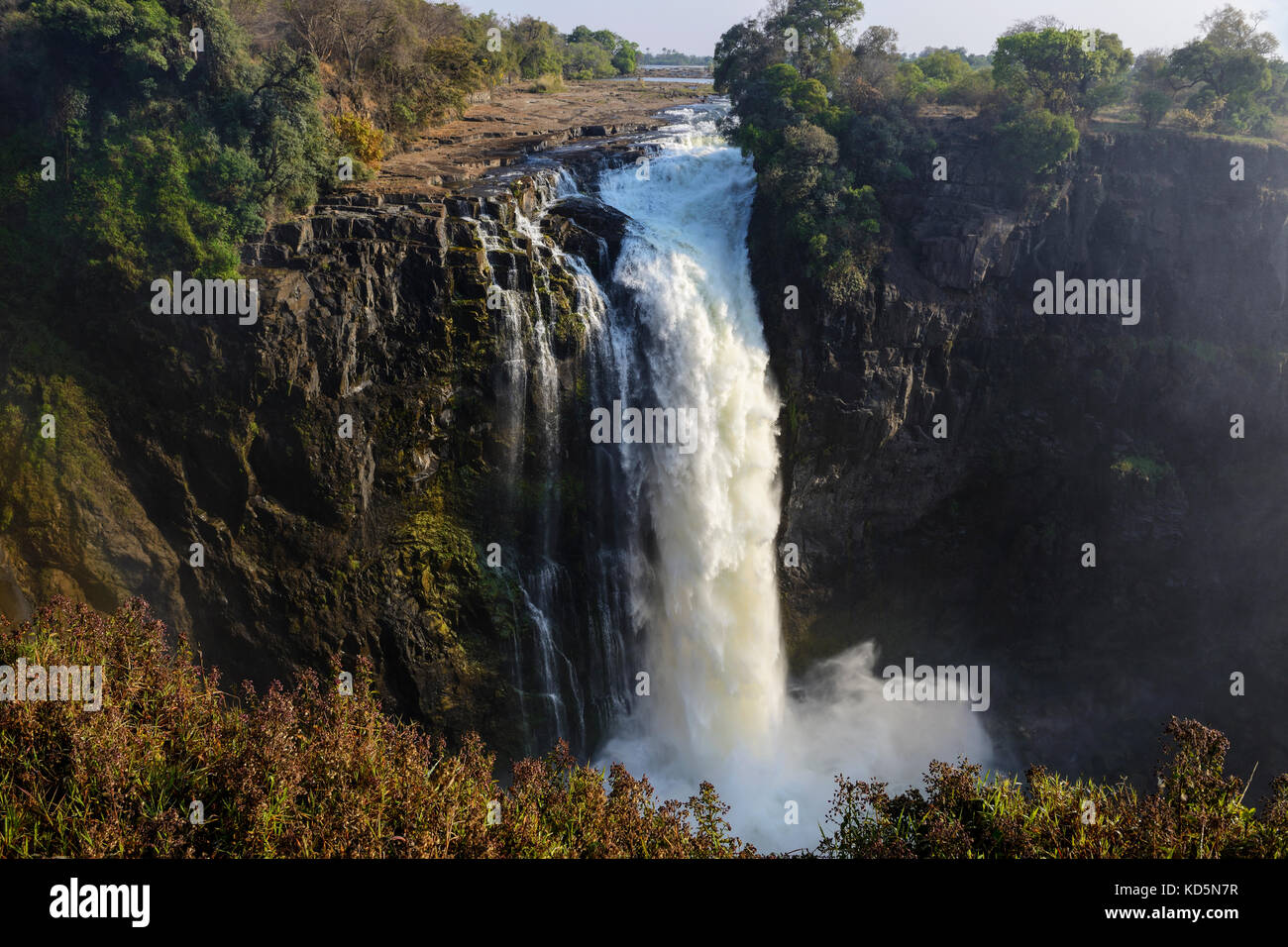 Devil's Cataract à Victoria Falls ou Mosi-oa-Tunya (la fumée qui tonne), Zimbabwe, Afrique du Sud Banque D'Images