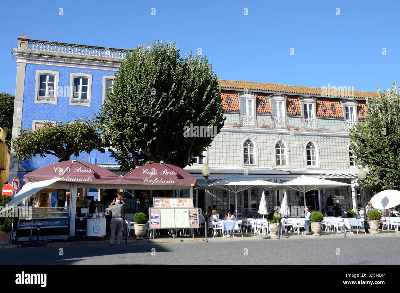 Street Cafe Restaurant avec façade mosaïque Sintra Portugal Banque D'Images
