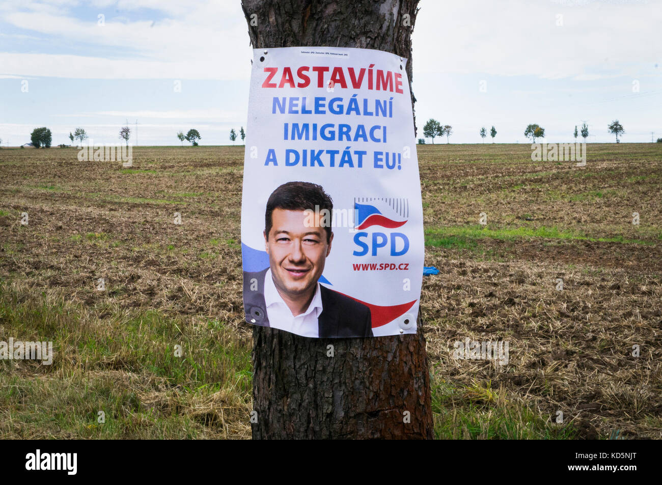 Affiche du SPD (liberté et démocratie directe), Tomio Okamura, Dolni Podluzi, région d'Usti na Labem, République tchèque, 5 octobre 2017. Banque D'Images