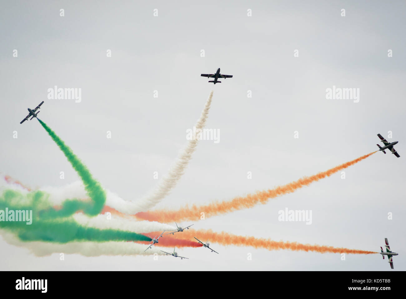 Exposition de l'équipe aérospatiale italienne (Frecce Tricolor) à la base aérienne militaire de Leeuwarden. Banque D'Images