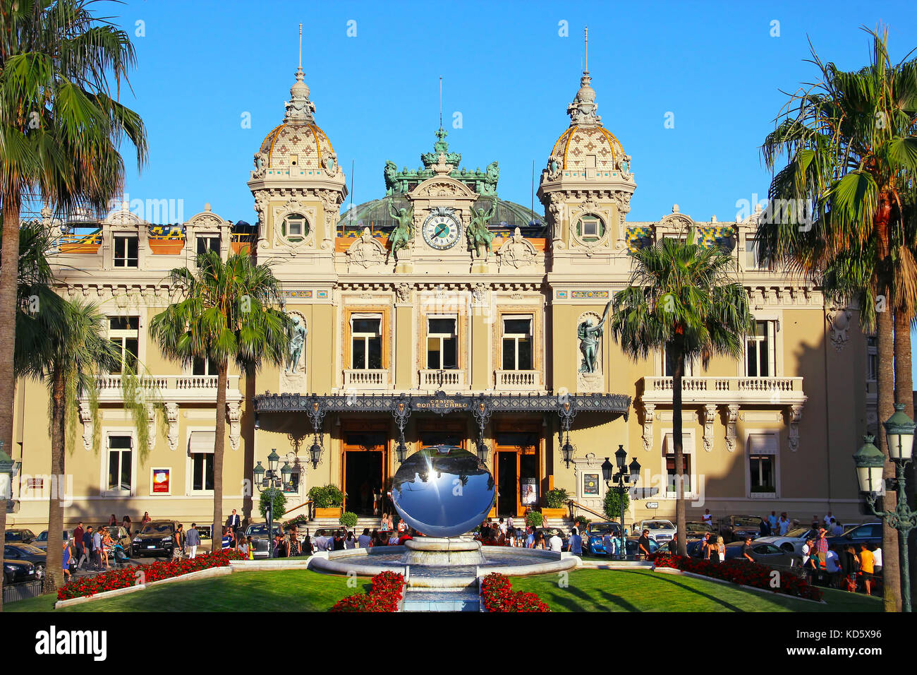 Monte-Carlo, Monaco - 24 juin 2016 : construction du célèbre casino et grand théâtre de monte-carlo Banque D'Images