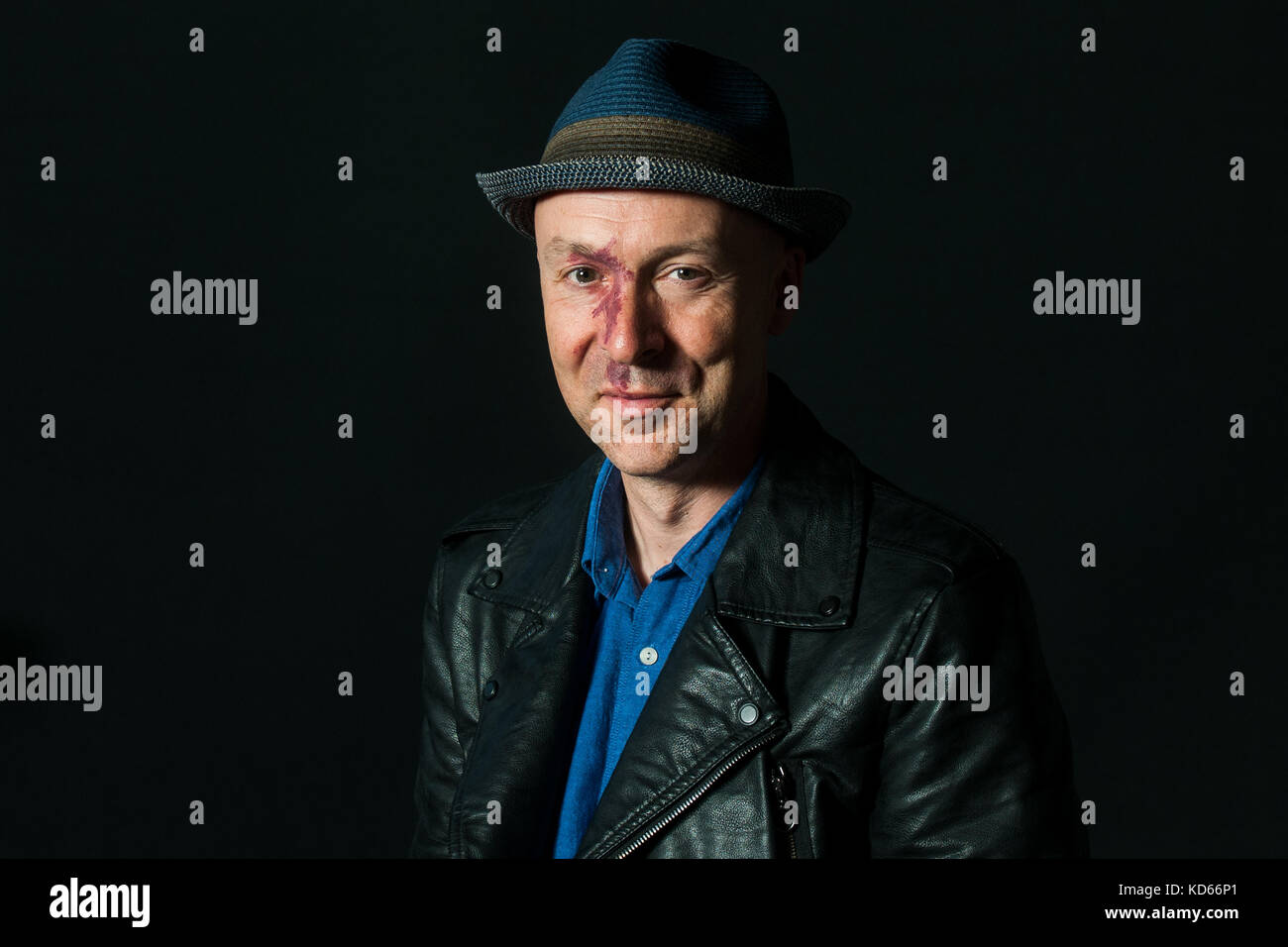 Le romancier écossais chris brookmyre assiste à un photocall au cours de l'Edinburgh International Book Festival, août 2017 à Édimbourg, en Écosse. Banque D'Images