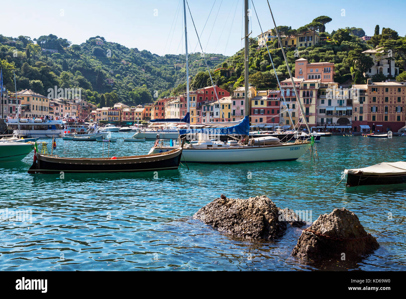 Portofino, province de Gênes, riviera italienne, Italie. le port. Banque D'Images