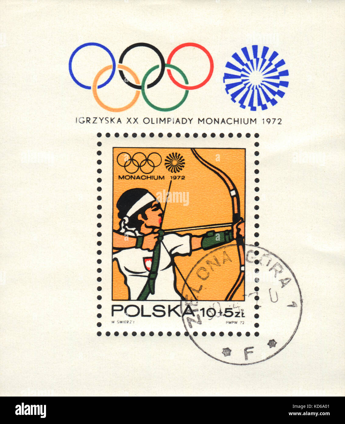 Un timbre-poste imprimé en POLOGNE montre un feuillet miniature - Jeux olympiques de tir à l'arc ciblés à Munich, vers 1972 Banque D'Images Un timbre-poste imprimé en POLOGNE montre un feuillet miniature - Jeux olympiques de tir à l'arc ciblés à Munich, vers 1972 Banque D'Images