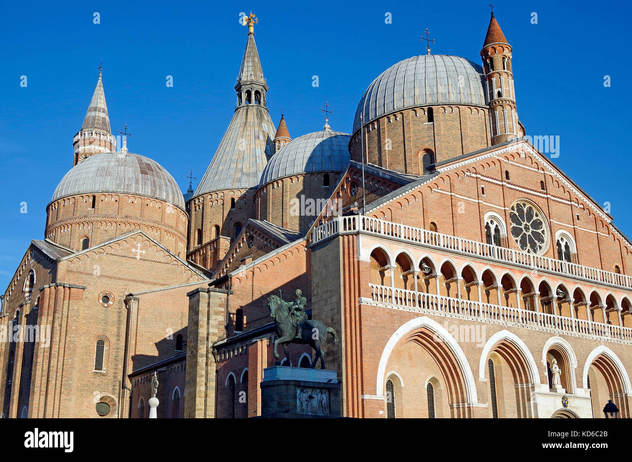 Basilique pontificale de St Antoine de Padoue, à Padoue (Italie) ; Banque D'Images