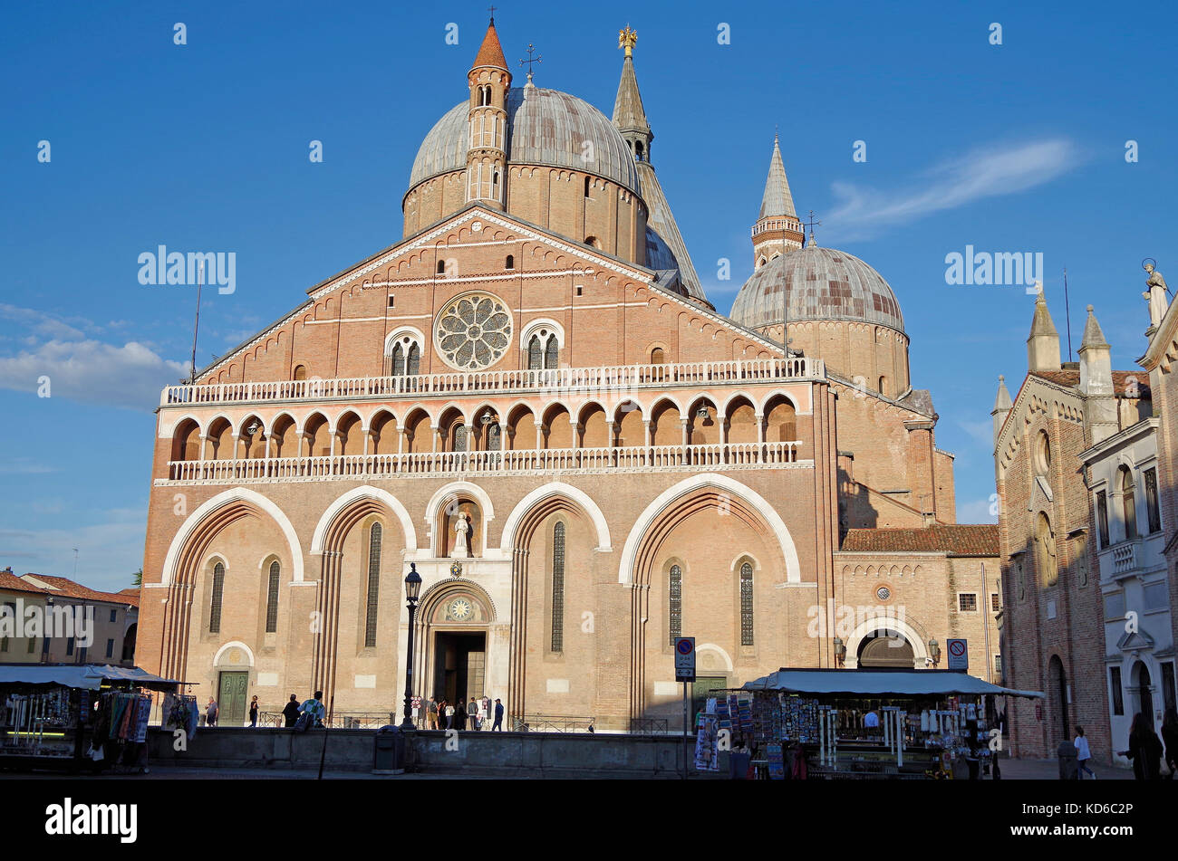 Basilique pontificale de Saint Antoine de Padoue, de style roman, à Padoue en Italie du Nord, Banque D'Images