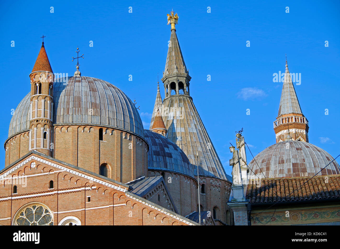 Basilique pontificale de Saint Antoine de Padoue, de style roman, à Padoue en Italie du Nord, Banque D'Images
