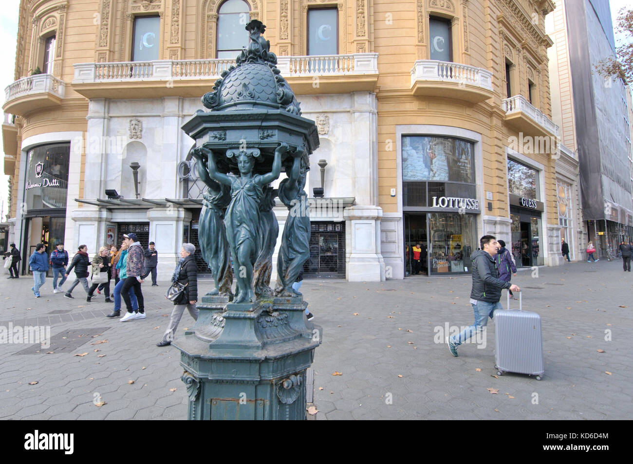 Fontaine wallace. conçu par Charles-auguste lebourg. de Barcelone, Catalogne, espagne. Banque D'Images