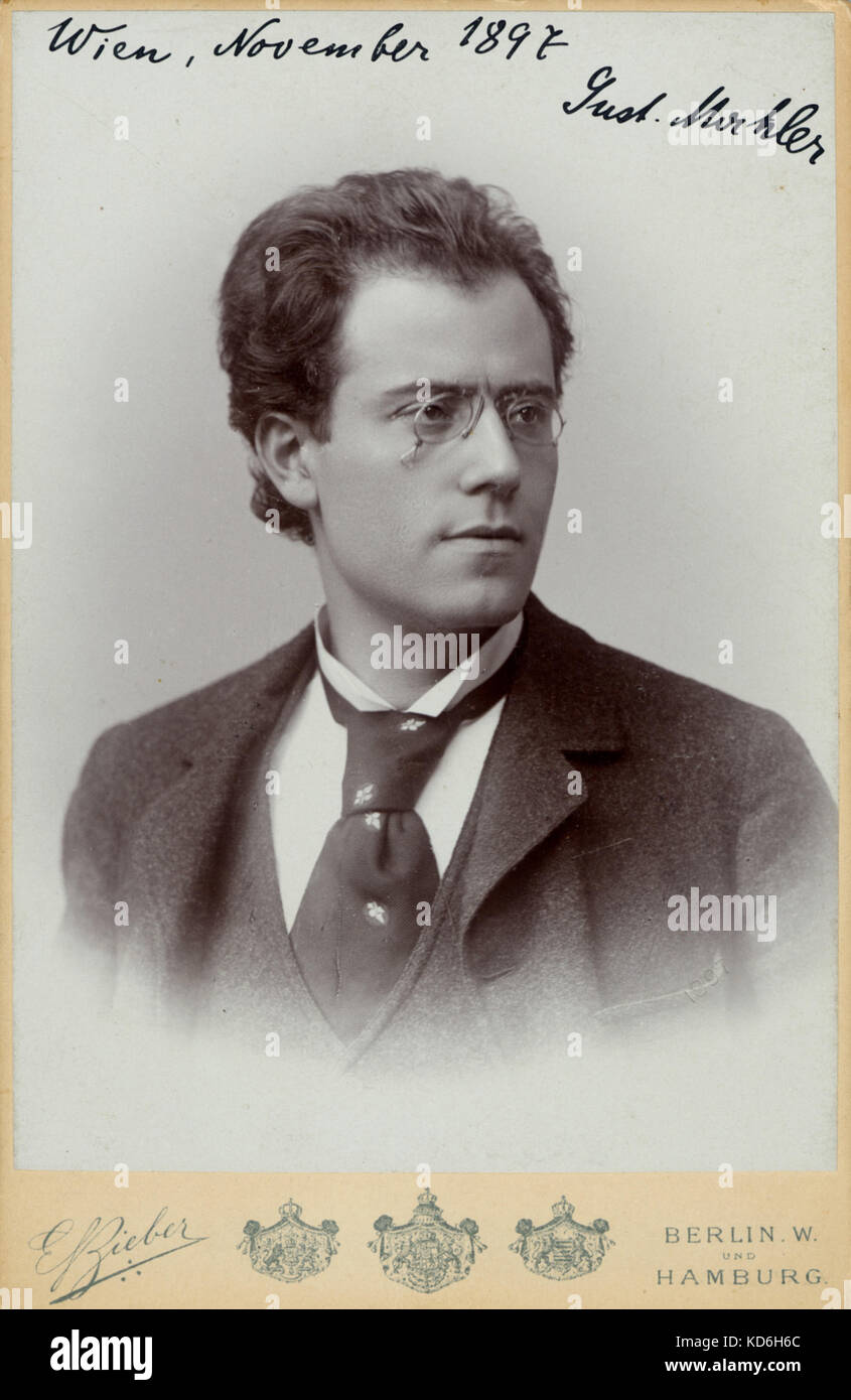 Pendant que Gustav Mahler à l'Opéra de Hambourg, 1892. Compositeur autrichien. Photographie signée avec signature et 'Wien (Vienne) Novembre 1897'. (1860-1911) Banque D'Images
