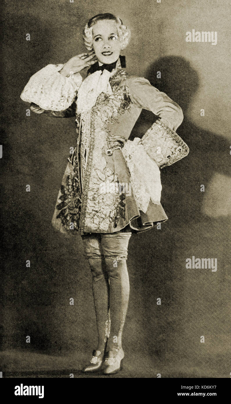 Lily Pons comme Cherubino dans Le Nozze di Figaro de Mozart Les Noces de Figaro. Programme d en date du 14 octobre 1932, Metropolitan Opera, New York, USA. Pons, soprano colorature américain / Français naissance, 16 avril 1898 - 13 janvier 1976. Wolfgang Amadeus Mozart, compositeur autrichien,1756-1791. Banque D'Images