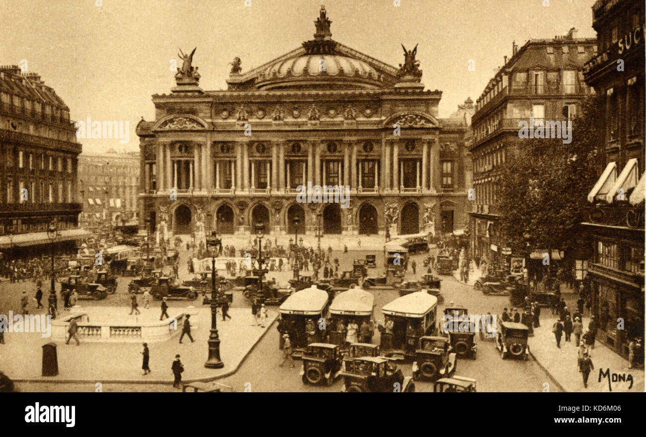 Opéra de Paris (Opéra Garnier ), 1920. Scène de rue. Les voitures et la circulation. Carte postale. Banque D'Images