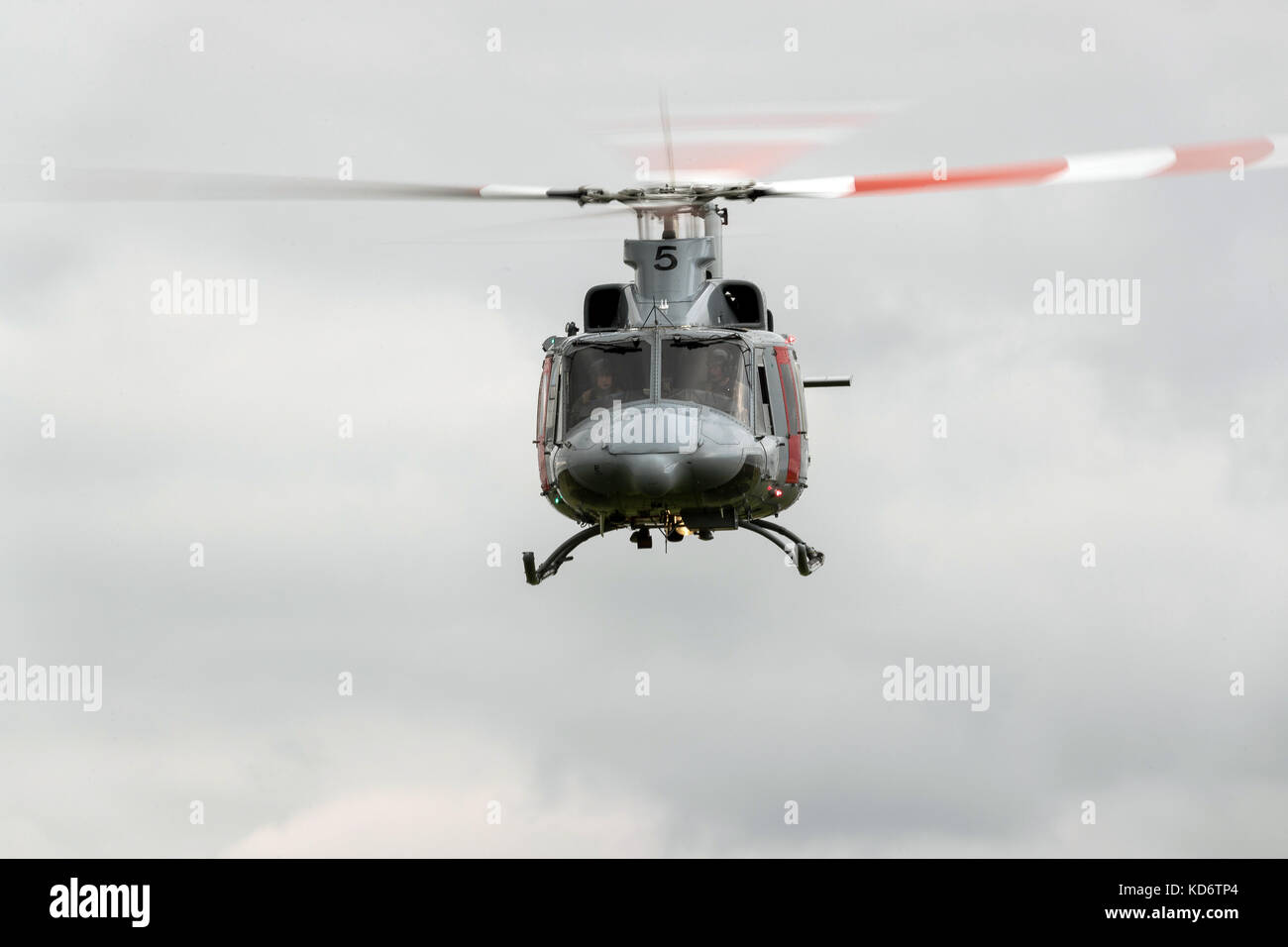 Zj705 griffin bell 412 har.2 hélicoptère Banque D'Images