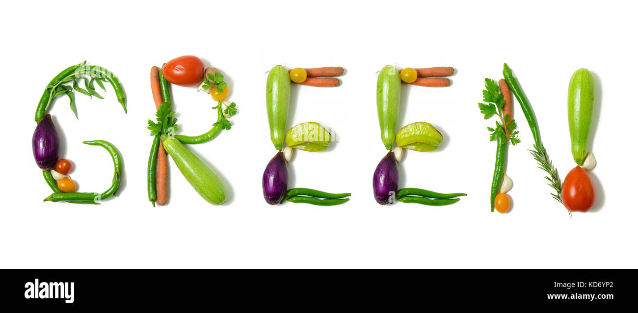 Mot "Vert" écrit avec des légumes comme un concept de style de vie sain, régime végétarien ou végétalien, la remise en forme ou la réduction de calories Banque D'Images