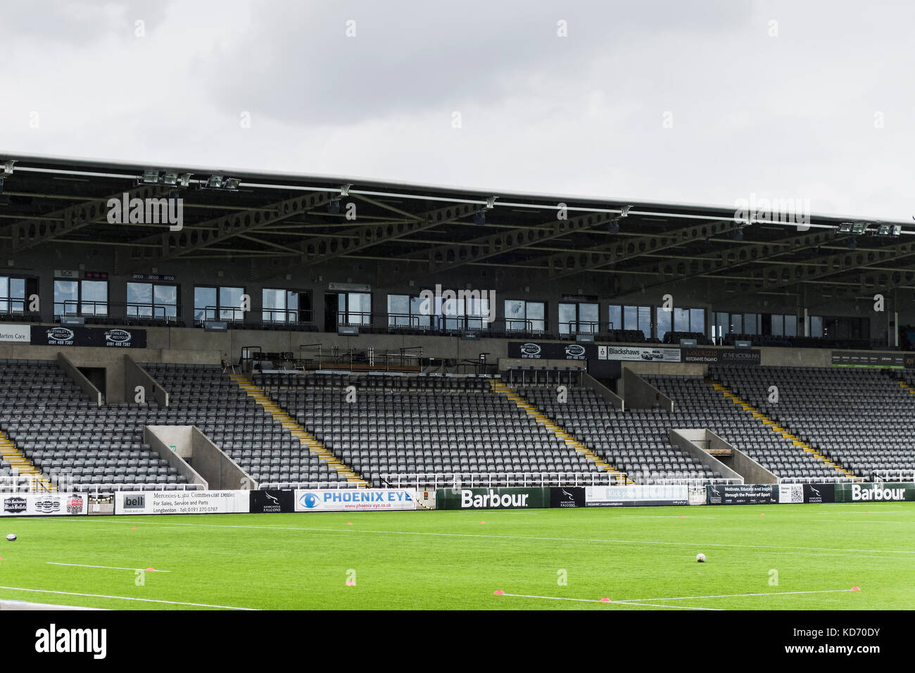 Stade vide au terrain de rugby de faucons, Kingston Park, Newcastle-upon-Tyne Banque D'Images