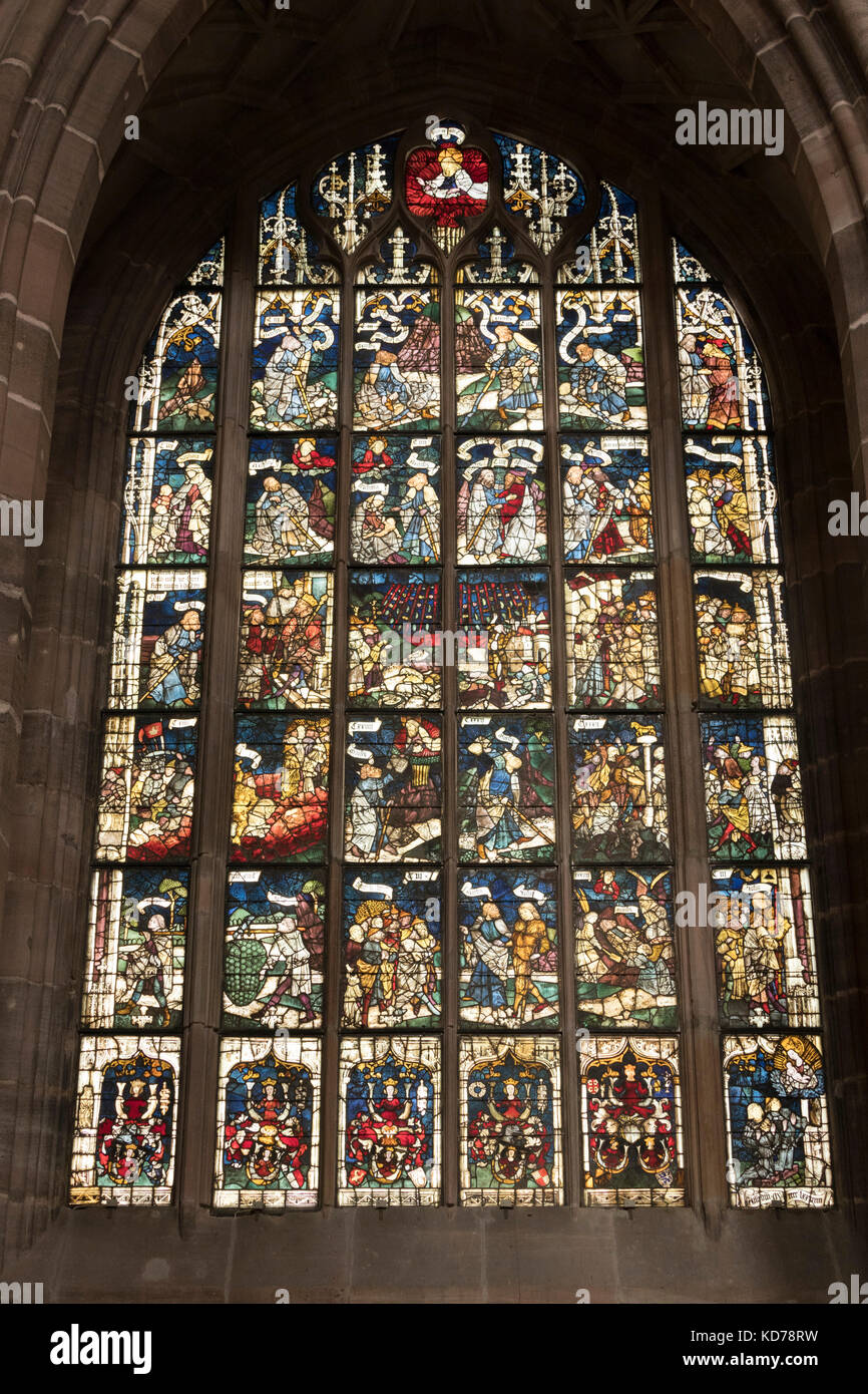 Vitrail du 15e siècle, Lorenzkirche, Nuremberg, Allemagne Banque D'Images