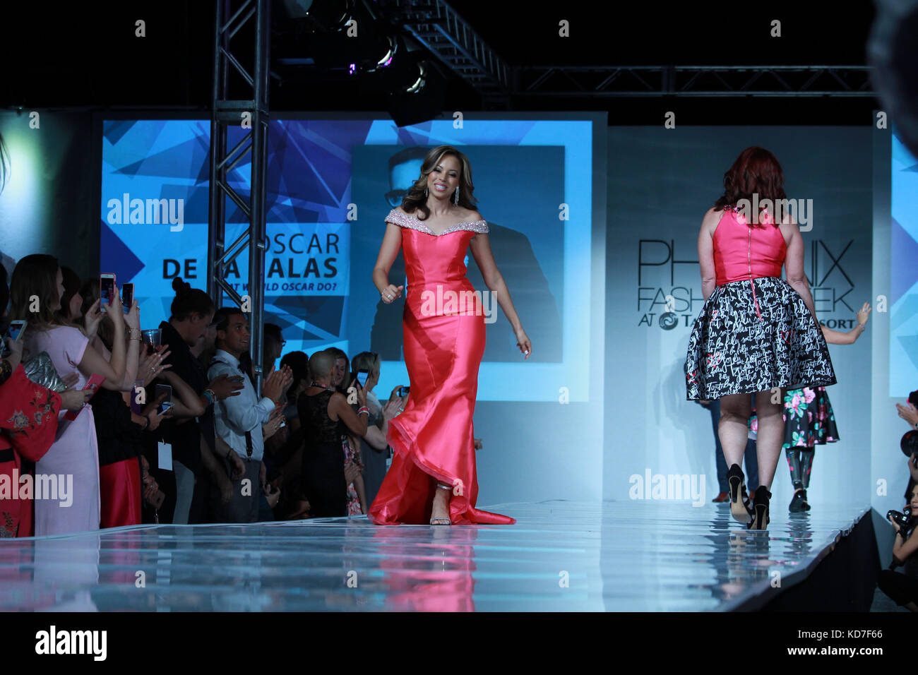 La mode survivant Rose & Celebrity Défilé au Phoenix Fashion Week à l'Talking Stick Resort 2017. Banque D'Images