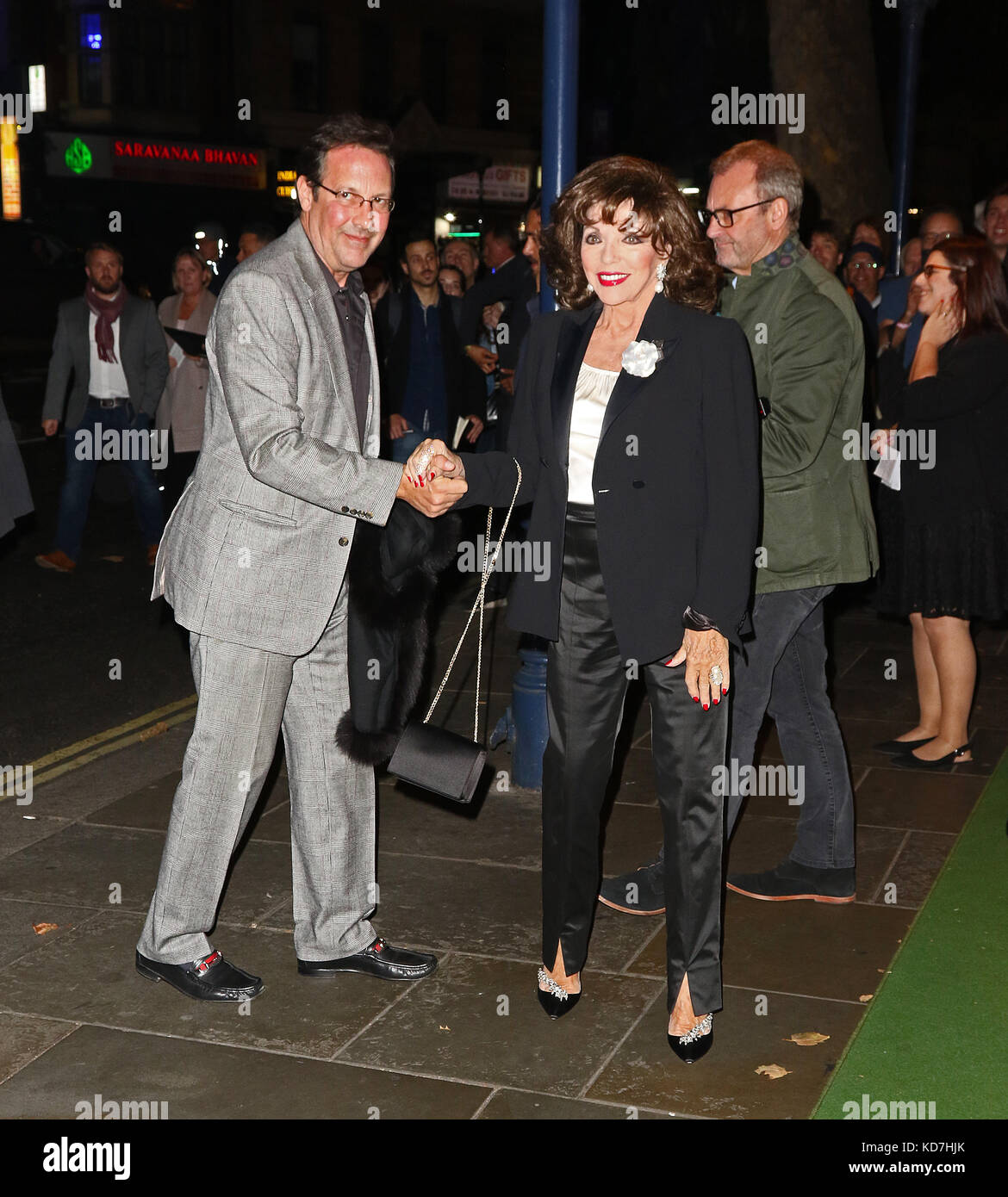 Londres, Royaume-Uni. 10 octobre, 2017. Joan Collins, Mel Brooks' Young Frankenstein - soirée d'ouverture, Garrick Theatre, Londres, Royaume-Uni. 10 Oct, 2017. Photo par Richard Goldschmidt : Riche de crédit Gold/Alamy Live News Banque D'Images