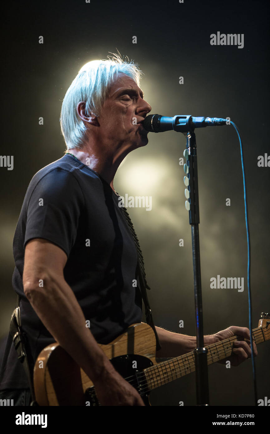 Toronto, Canada. 10 octobre 2017. Paul Weller se produit lors de son Aimable tour de révolution. Crédit: Bobby Singh/Alay Live News. Banque D'Images