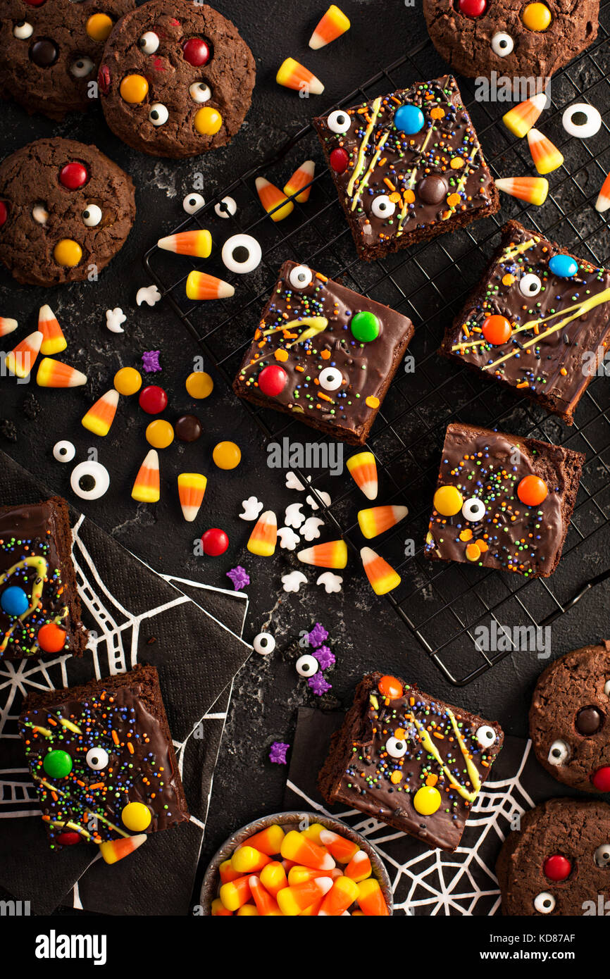 Brownies chocolat monster friandises maison pour l'Halloween Banque D'Images