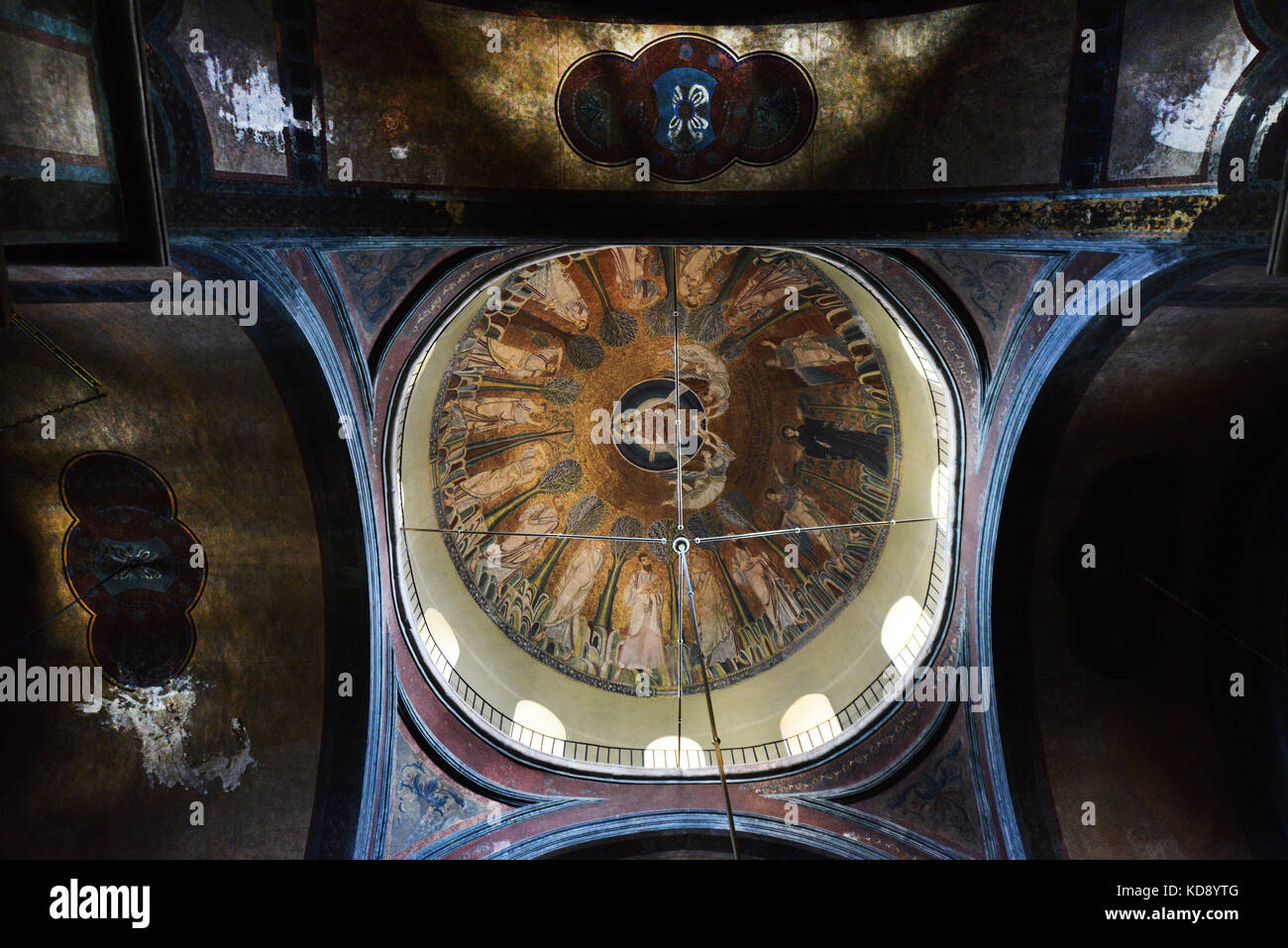 Fresque de la 8e siècle Croix grecque de la basilique à coupole de