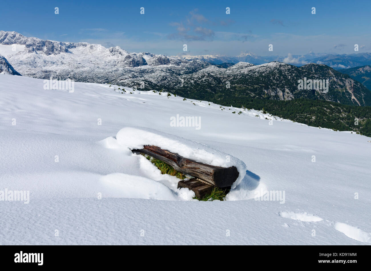 Paysage de neige - la vue pour le dachstein top de la piste de randonnée de krippenstein et cinq doigts viewpoint Banque D'Images