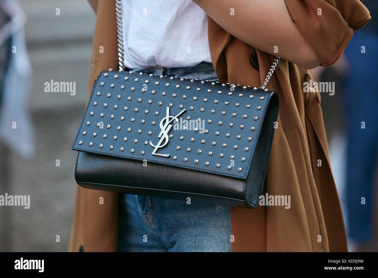 Yves saint laurent bag Banque de photographies et d'images à haute  résolution - Alamy